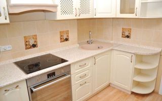 Классическая бежевая кухня 7 кв.м за 1800$