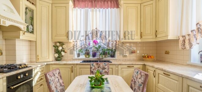 Классическая кухня из шпона в стиле кантри на площади 11 м <sup>2</sup>