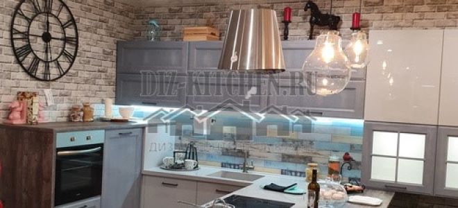 Яркая кухня из массива в стиле лофт с полуостровом