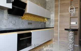 Современная подвесная кухня 30 кв.м, совмещенная с гостиной