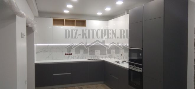 Современная бело-серая кухня 20 кв.м в стиле модерн