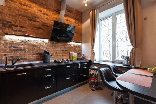 ремонт квартир своими руками фото до и после кухня. xKuhnya v stile loft 1 02132722. ремонт квартир своими руками фото до и после кухня фото. ремонт квартир своими руками фото до и после кухня-xKuhnya v stile loft 1 02132722. картинка ремонт квартир своими руками фото до и после кухня. картинка xKuhnya v stile loft 1 02132722. Была у семьи Моториных из Москвы обычная кухня с унылыми обоями, диваном-уголком и холодильником, до пояса увешанным магнитиками. Ничего вызывающе ужасного, но и ничего особенного. Но вот места для четверых взрослых человек за старым кухонным уголком не хватало: в квартире живет два поколения — супруги и их сын с женой.