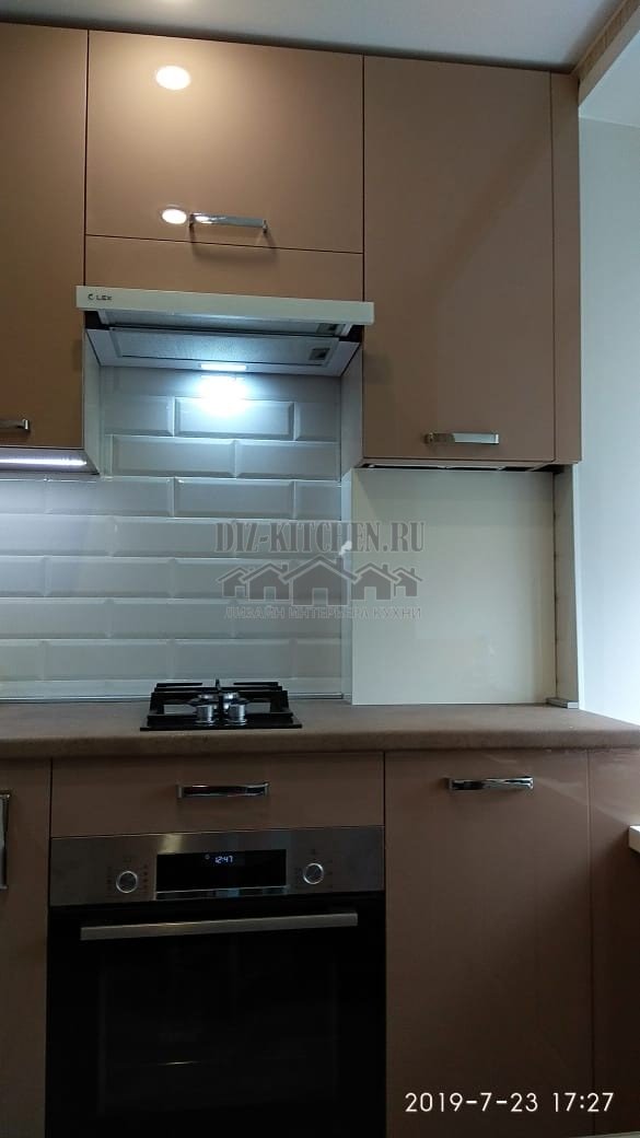Короб. скрывающий газовые трубы