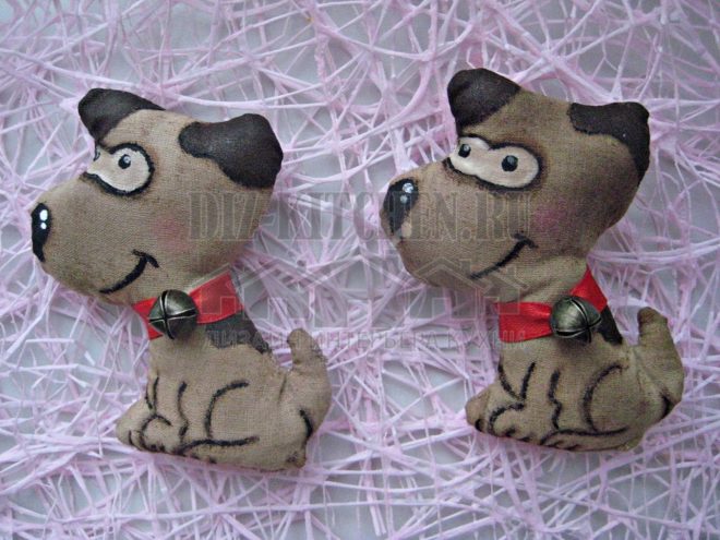 Кофейная игрушка на магните «Веселая собачка»